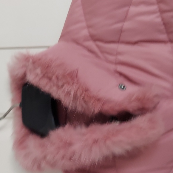 Women's Pink Puffer Jacket - Picture 3 of 4